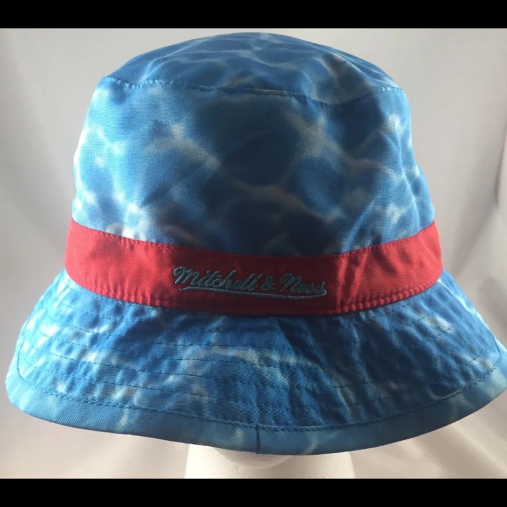 Bucket hat